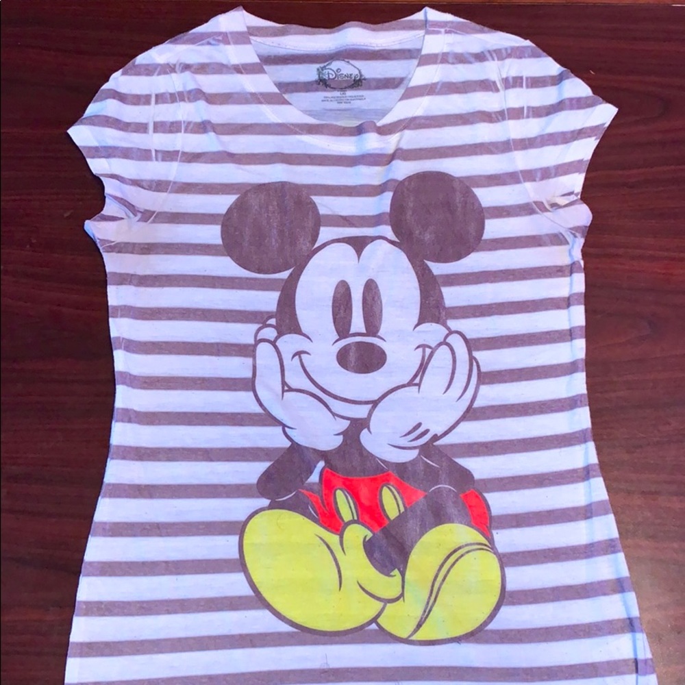 graphic tee